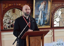 ▲	Ks. Michał Olszewski w czasie pierwszego dnia rekolekcji.