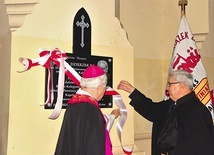 W kościele w Zdunach odsłonięto tablicę poświęconą jezuicie.