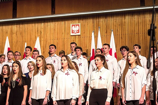 Młodzi artyści zaprezentowali wiele utworów wybitnych polskich twórców.