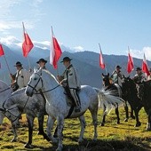 Banderia konna, składająca się z ok. 100 jeźdźców, przejechała 11 listopada przez Zakopane.