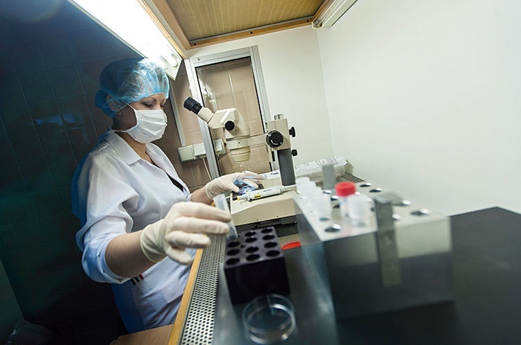Laboratorium  w klinice in vitro.