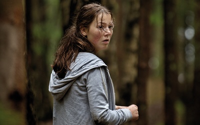 W filmie „Utøya, 22 lipca” kamera podąża w ślad za jego pierwszoplanową bohaterką Kają (Andrea Berntzen).