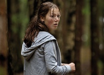 W filmie „Utøya, 22 lipca” kamera podąża w ślad za jego pierwszoplanową bohaterką Kają (Andrea Berntzen).