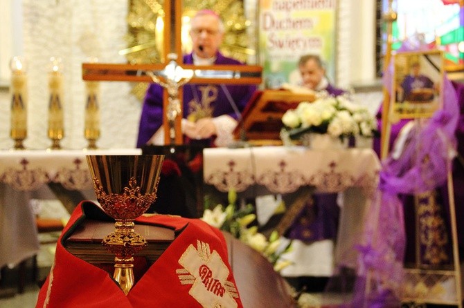 Uroczystości pogrzebowe ks. kan. Leonarda Zycha, cz.1