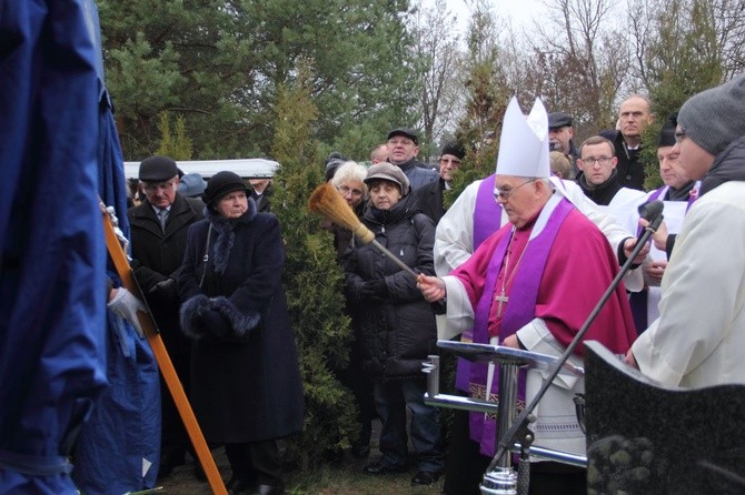 Uroczystości pogrzebowe ks. kan. Leonarda Zycha, cz.2