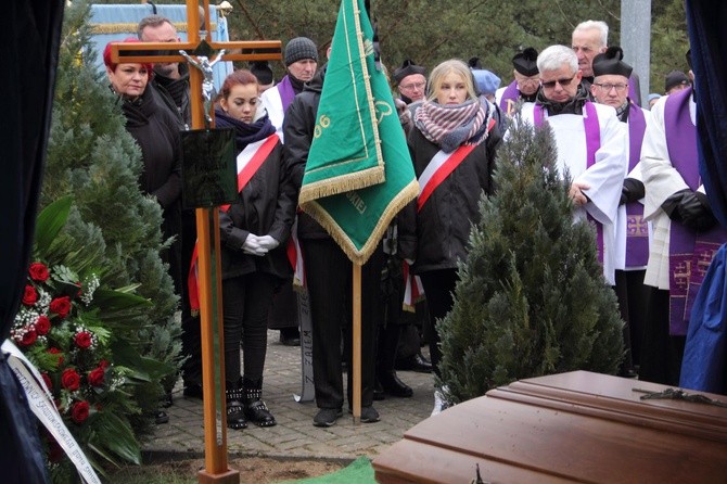 Uroczystości pogrzebowe ks. kan. Leonarda Zycha, cz.2