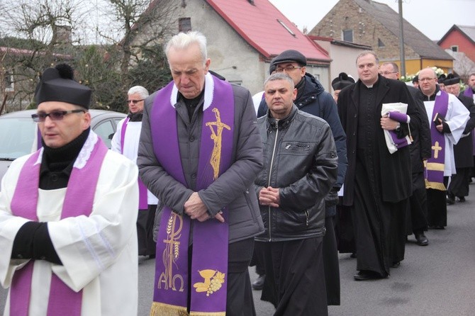 Uroczystości pogrzebowe ks. kan. Leonarda Zycha, cz.2