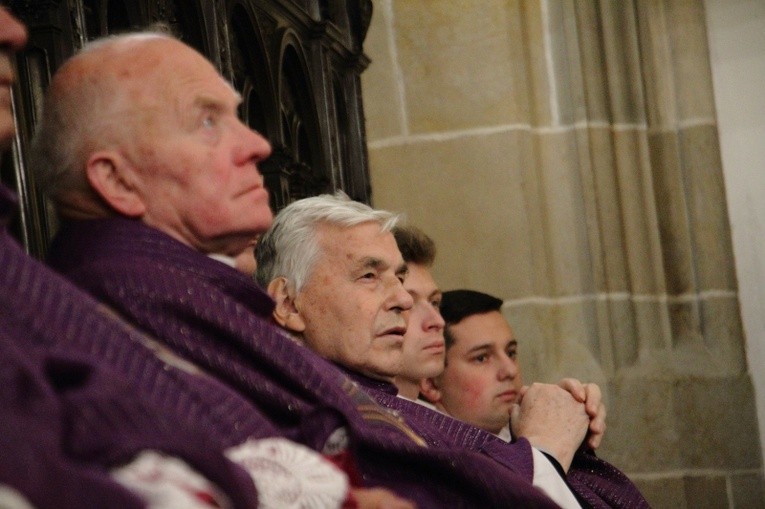 Pogrzeb ks. prof. Jana Macieja Dyducha cz. 2