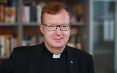 Watykan wzywa przewodniczących episkopatów do spotkania z ofiarami nadużyć
