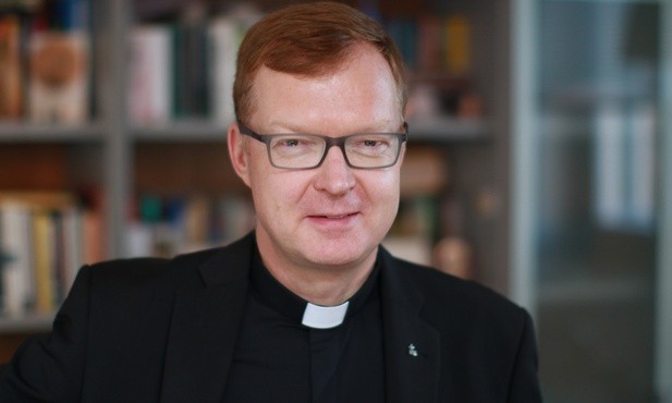 Watykan wzywa przewodniczących episkopatów do spotkania z ofiarami nadużyć