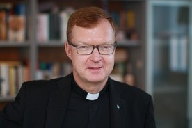 Ks. Zollner: Szczyt w sprawie nadużyć tylko o małoletnich