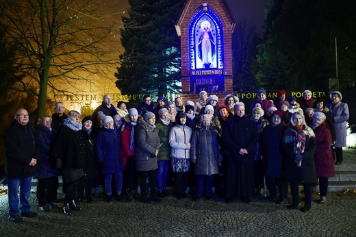 Nocna Droga Krzyżowa w Gietrzwałdzie