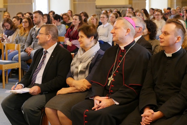 Konferencja "Kobieta, żona, matka"