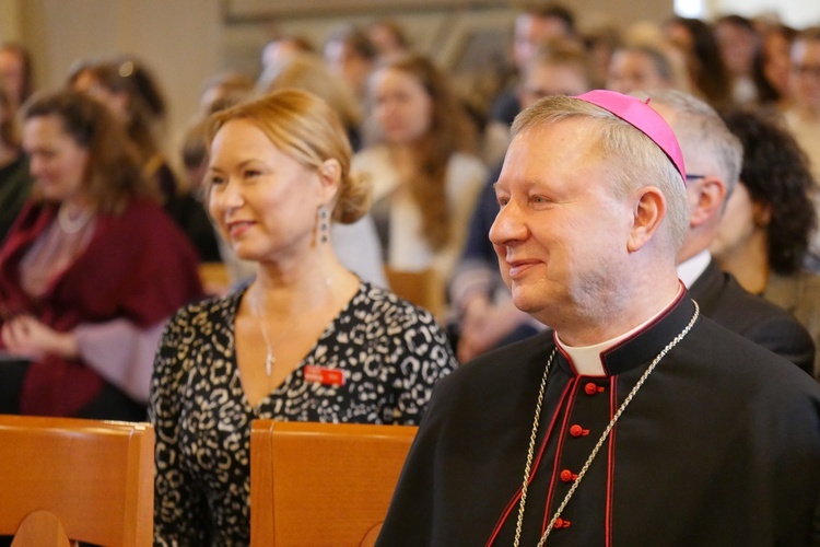 Konferencja "Kobieta, żona, matka"