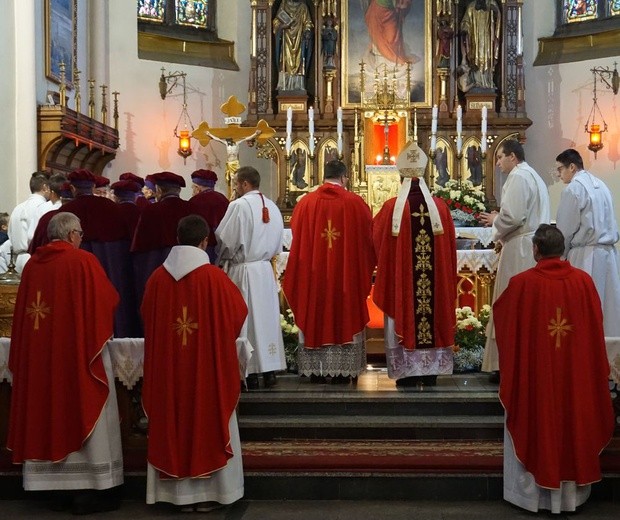 Msz św. odpustowa w parafii św. Katarzyny Aleksandryjskiej w Nowej Rudzie-Słupcu.