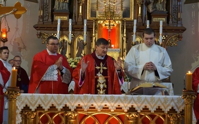 Msz św. odpustowa w parafii św. Katarzyny Aleksandryjskiej w Nowej Rudzie-Słupcu.