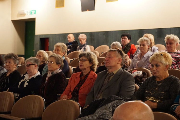 Spotkanie z prof. Martyną Deszczyńską i książką "Kościół na straży polskiej niepodległości"