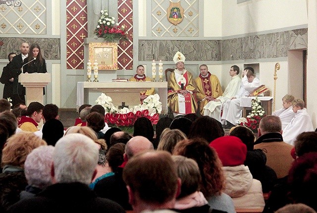 	– Na krzyżu zwyciężyła prawda, której żadna potęga tego świata nie jest w stanie pokonać. Od nas zależy, po której stronie się opowiemy – zaznaczył metropolita.