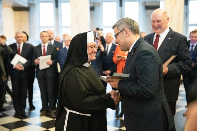 Wręczenie medali 100-lecia Odzyskania Niepodległości