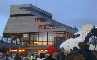 Samolot uderzył w budynek w porcie lotniczym Sztokholmu