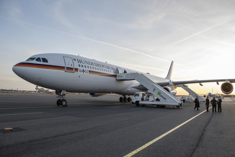 Awaria samolotu, którym kanclerz Merkel leciała do Argentyny