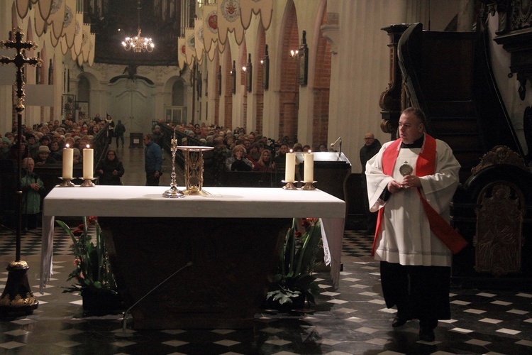 Eucharystia z okazji jubileuszu 40-lecia Odnowy w Duchu Świętym