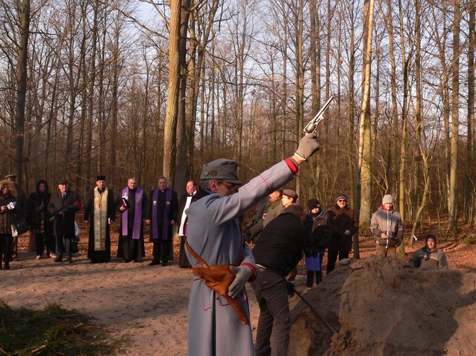 Pochówek w Joachimowie Mogiłach