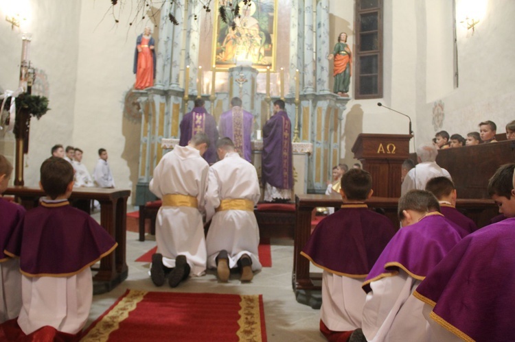 Przyjęcie ministrantów i błogosławieństwo lektorów w Bobowej