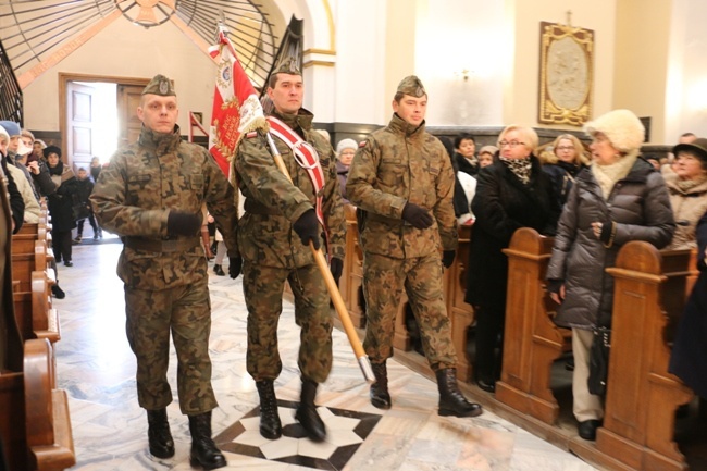 Pamiątkowa tablica w kościele garnizonowym