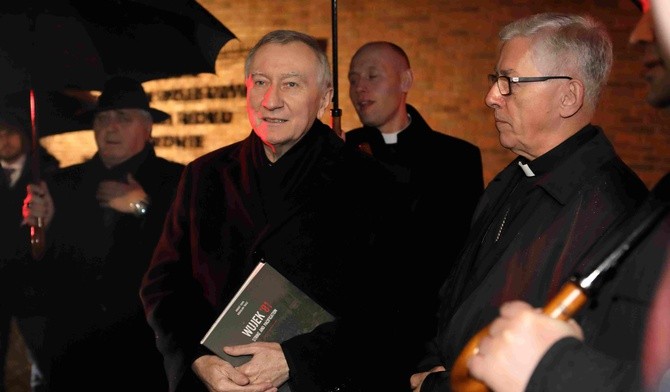 Kardynał Parolin już jest w Katowicach