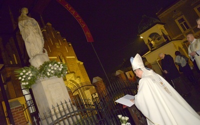 Podobnie jak w latach poprzednich aktu zawierzenia dokona bp Henryk Tomasik. On również będzie przewodniczył Eucharystii