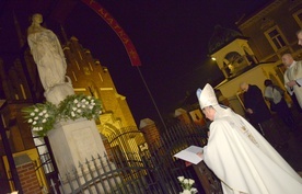 Podobnie jak w latach poprzednich aktu zawierzenia dokona bp Henryk Tomasik. On również będzie przewodniczył Eucharystii