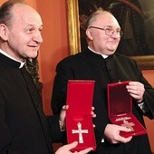 Biskupi nominaci 3 grudnia otrzymali krzyże pektoralne.
