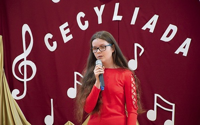 ▲	Wśród nagrodzonych znalazła się m.in. Anna Kowalewska, która wykonała piosenkę „Noël” z repertuaru TGD i Kasi Cerekwickiej.