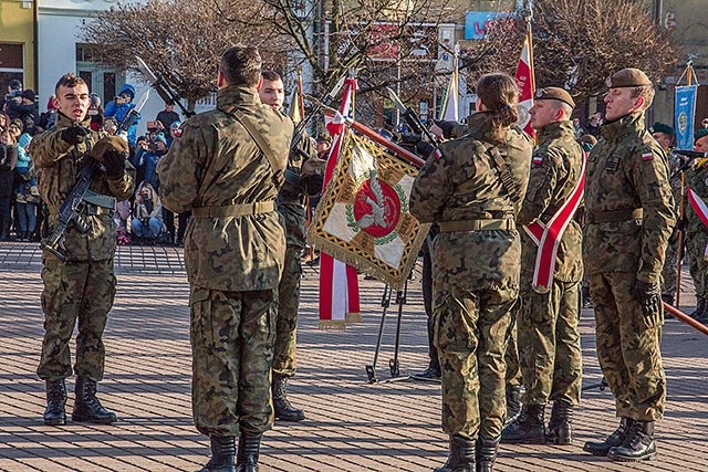 ▲	Uroczystość odbyła się na placu Bartosza Głowackiego w Tarnobrzegu.