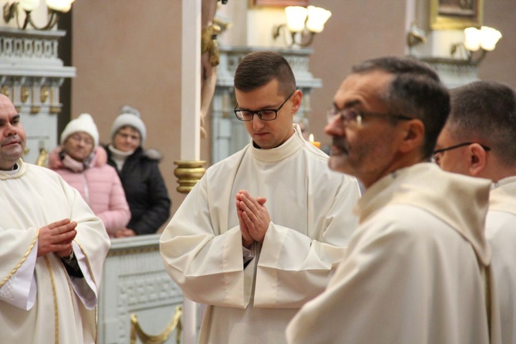 Święcenia diakonatu, kandydatura i akolitat w Paradyżu