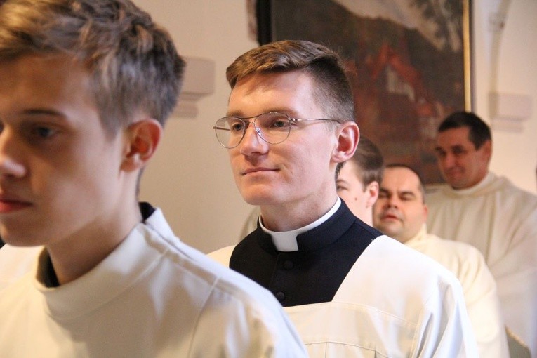 Święcenia diakonatu, kandydatura i akolitat w Paradyżu