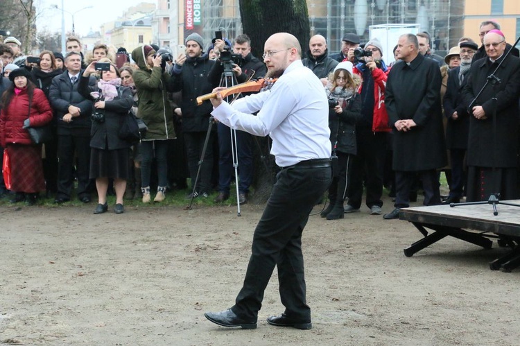 Odsłonięcie pomnika ks. Idziego Radziszewskiego