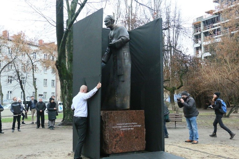 Odsłonięcie pomnika ks. Idziego Radziszewskiego