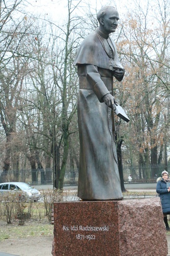 Odsłonięcie pomnika ks. Idziego Radziszewskiego