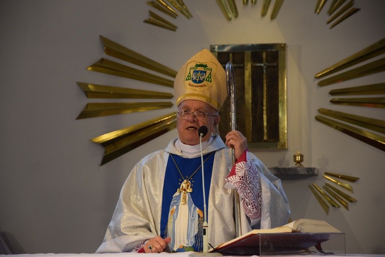 Poświęcenie ronda i figury MB Niepokalanej w Międzyborowie