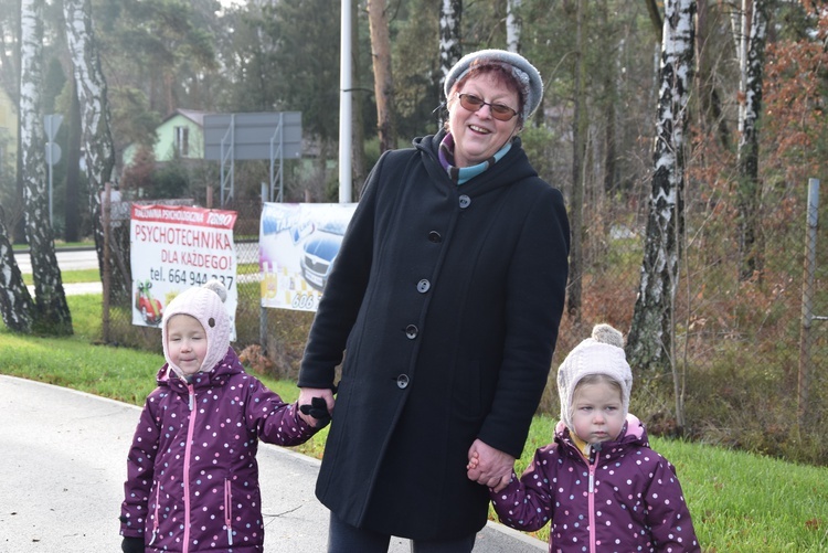 Poświęcenie ronda i figury MB Niepokalanej w Międzyborowie