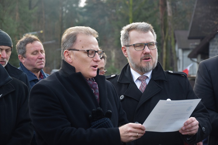 Poświęcenie ronda i figury MB Niepokalanej w Międzyborowie