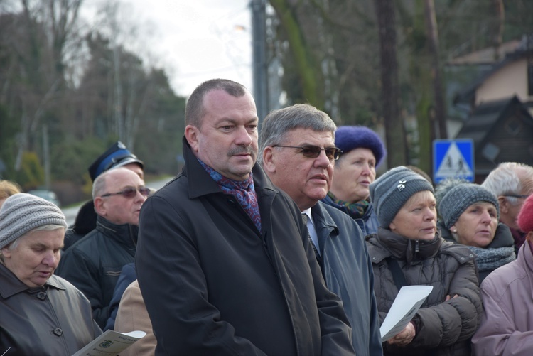 Poświęcenie ronda i figury MB Niepokalanej w Międzyborowie