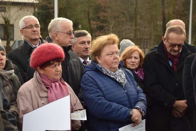 Poświęcenie ronda i figury MB Niepokalanej w Międzyborowie