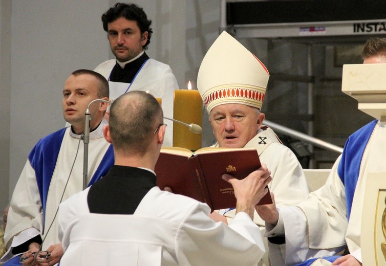 Święcenia diakonatu