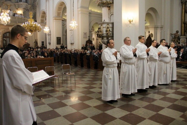 Święcenia diakonatu