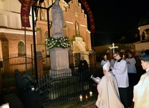 Przed Mszą św. akt zawierzenia przed figurą Niepokalanej odmówił bp Henryk Tomasik