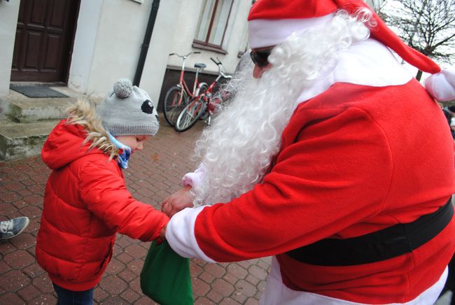 Parada Mikołajów w Rudniku nad Sanem