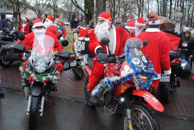 Parada Mikołajów w Rudniku nad Sanem